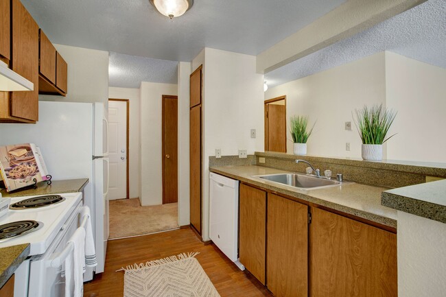 Building Photo - Soundview Rental