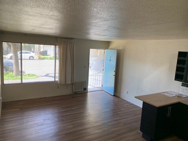 Photo - 1525 22nd St Unit 8