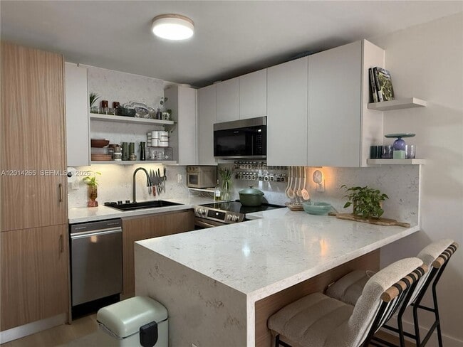 Photo - 1666 West Ave Unit 305