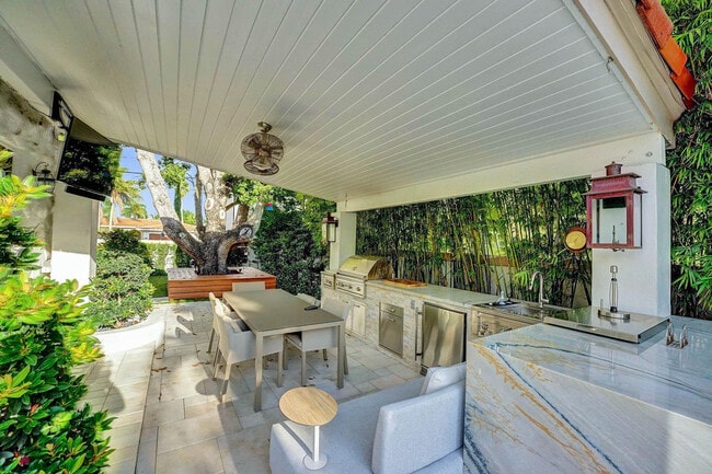 Photo - 614 Poinciana Dr