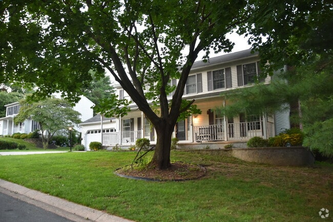 Building Photo - 2403 Parliament Dr Rental