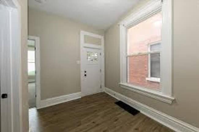 Photo - Greenup Duplex Unidad 1st Floor