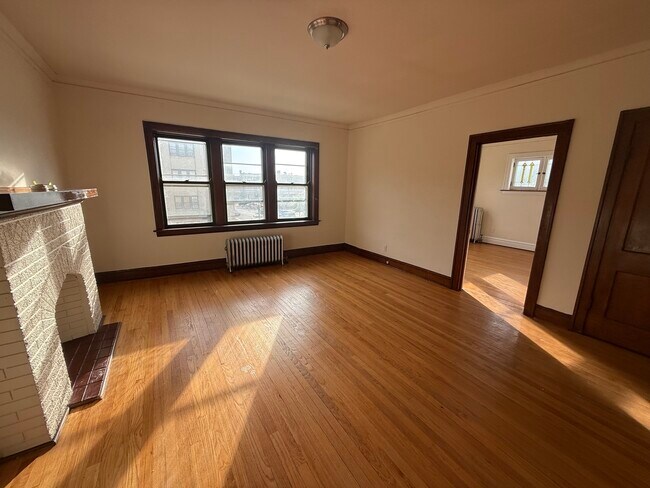 Photo - 1942 S Grove Ave Unit 2S