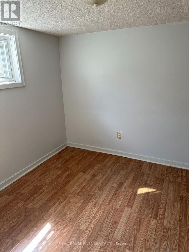 Photo - 27 Haileybury Dr