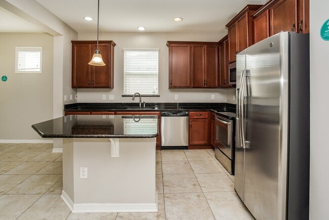 Photo - 9039 41st St E