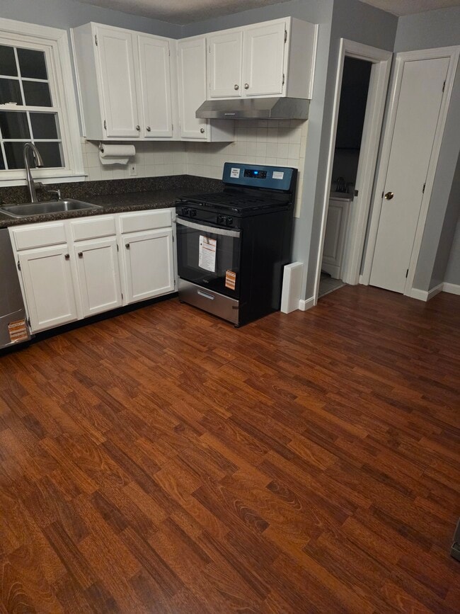 Photo - 105 Granite St