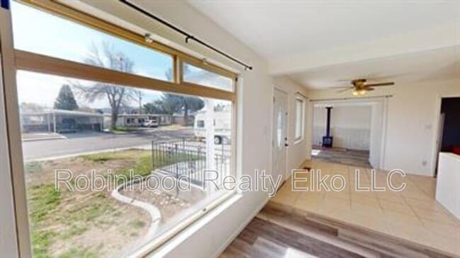 Photo - 301 Walnut St