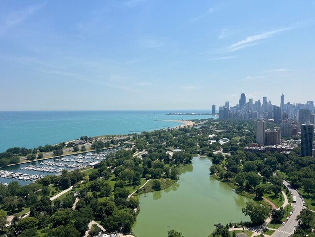 Photo - 2650 N Lakeview Ave Unit 3708