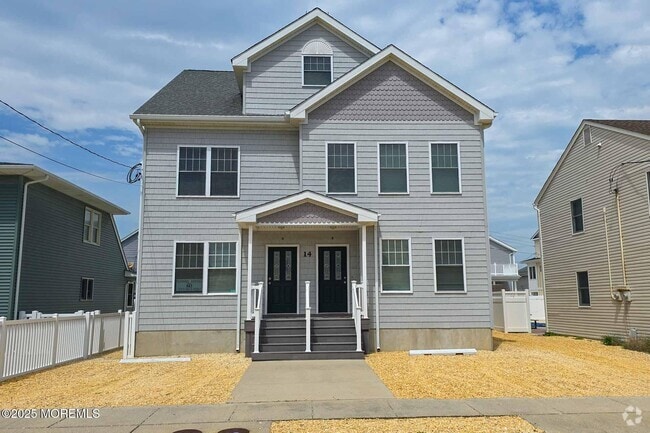 Building Photo - 14 6th Ave Rental
