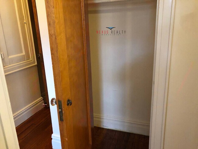 Photo - 34-29 33rd St