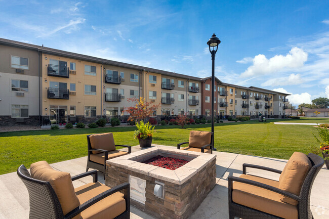 Affinity at Loveland 55+ - Affinity at Loveland 55+ Apartamentos