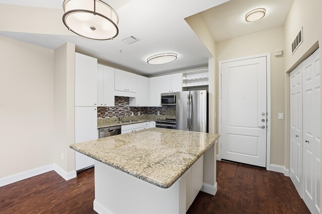 Photo - 3505 Sage Rd Unidad 208