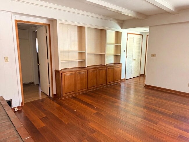 Photo - Beautiful 3bed 3bath, plus bonus room home in Highland Oaks neighborhood of Arcadia