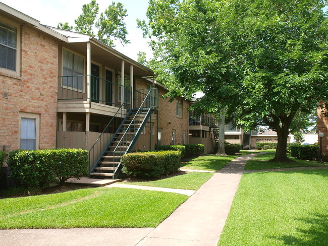 Arbors at Town Square - Arbors at Town Square Apartments