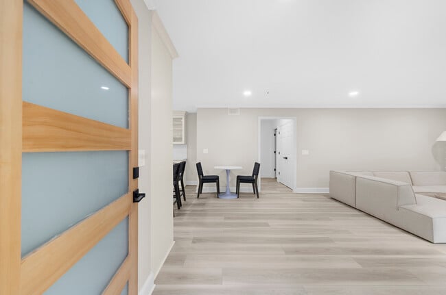 Photo - 5061 Avalon Dr Unit 5061