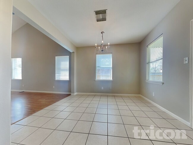 Photo - 2011 Rycroft Dr
