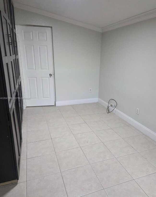 Photo - 6118 Royal Palm Blvd