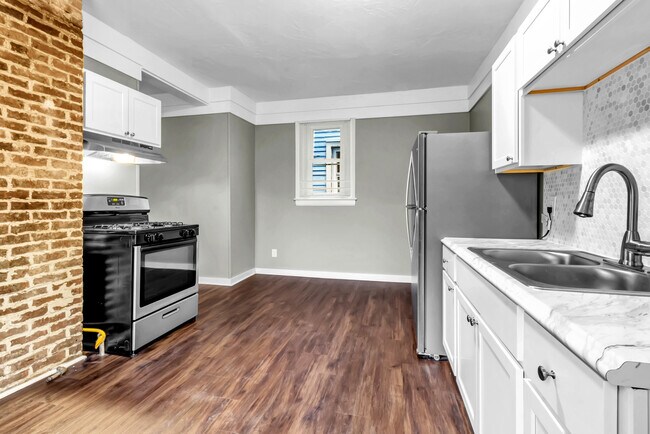 Photo - 135 Elmwood Ave Unidad 6