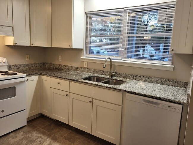 Photo - 6820 N Ridge Ct