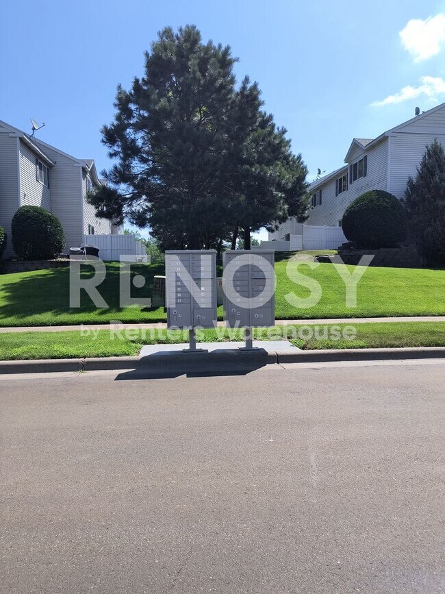 Photo - 7290-7147 147 Ln NW