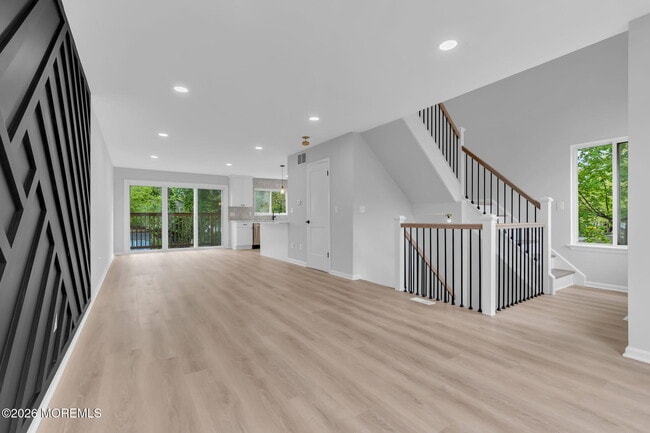 Photo - 190 Spruce St
