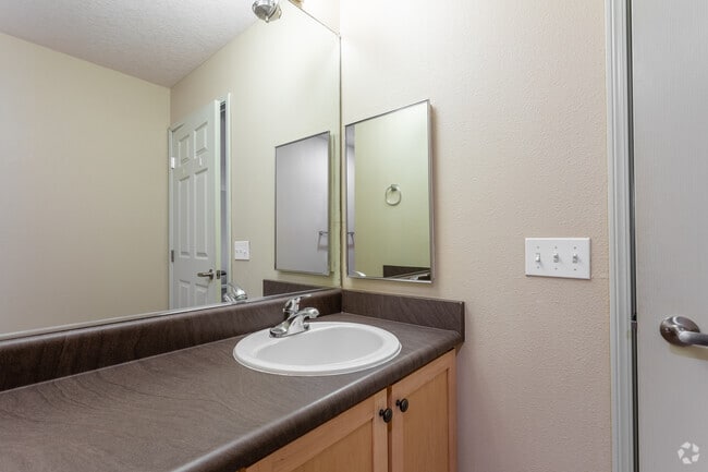 Studio, 1BA - 745 SF
