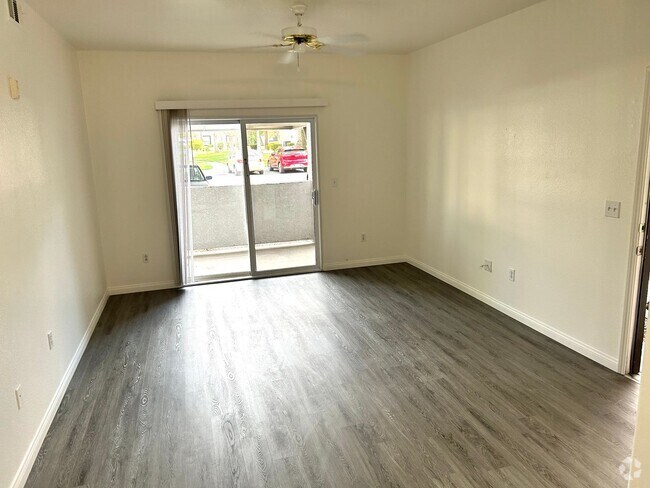 Building Photo - Charming 1 bedroom Condo with full size Ga... Unit 1170