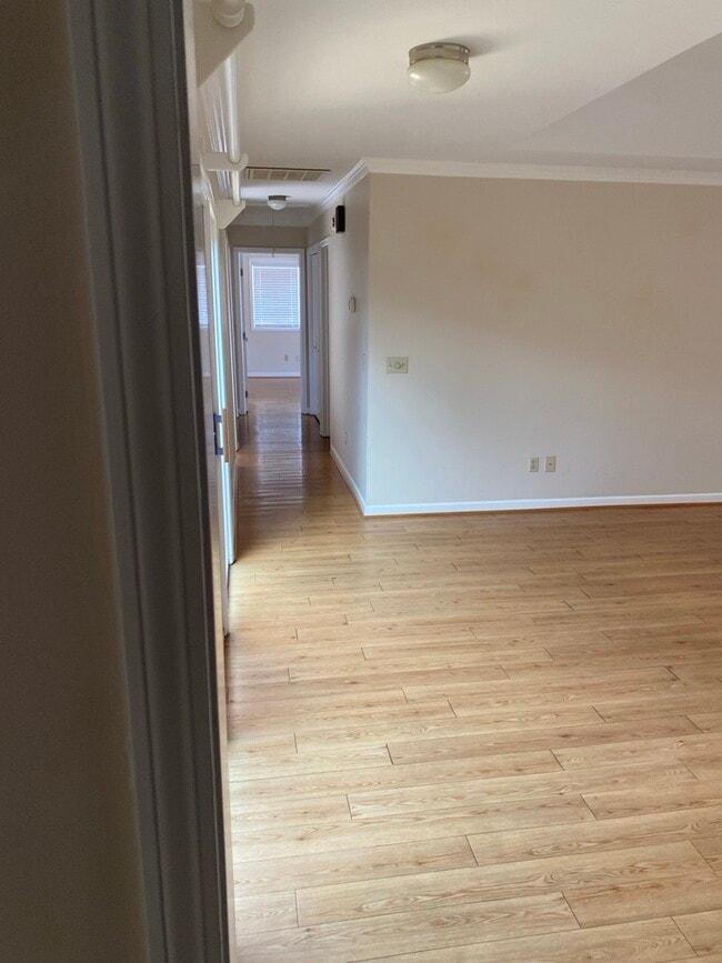 Photo - 205 Patio Pl