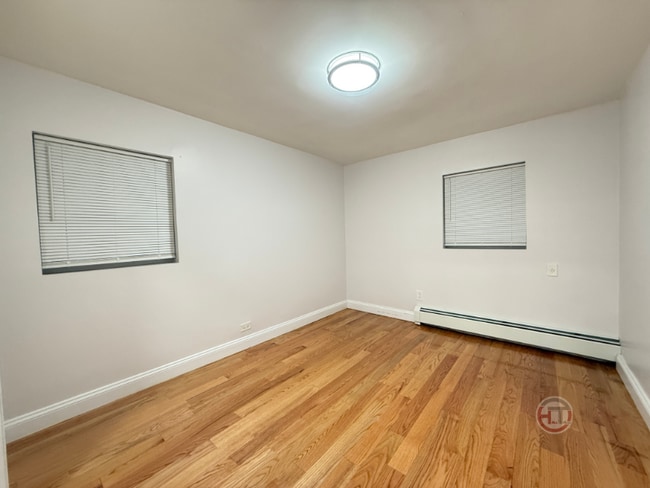 Photo - 1720 Williamsbridge Rd