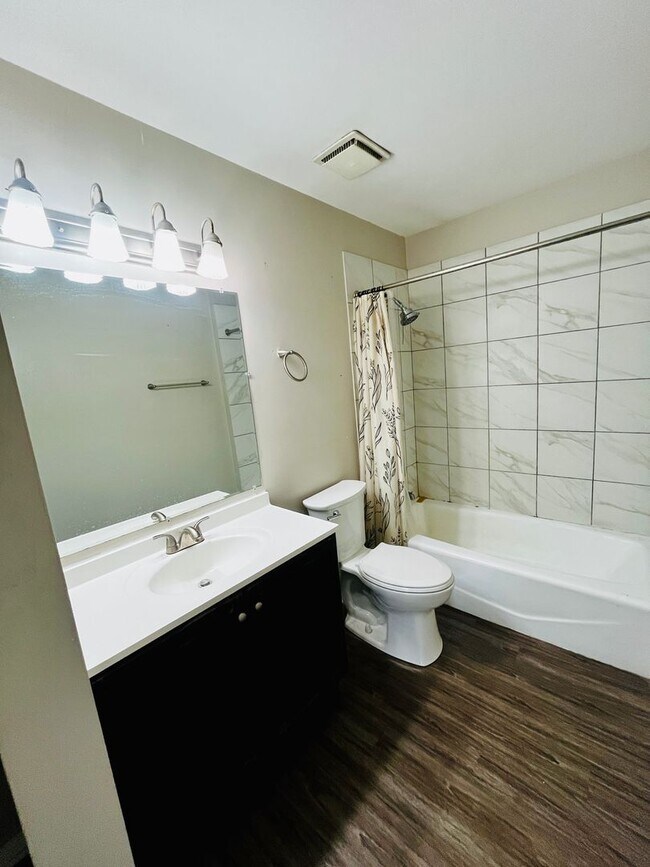 Photo - 1167 Abbey Ln Unidad E7