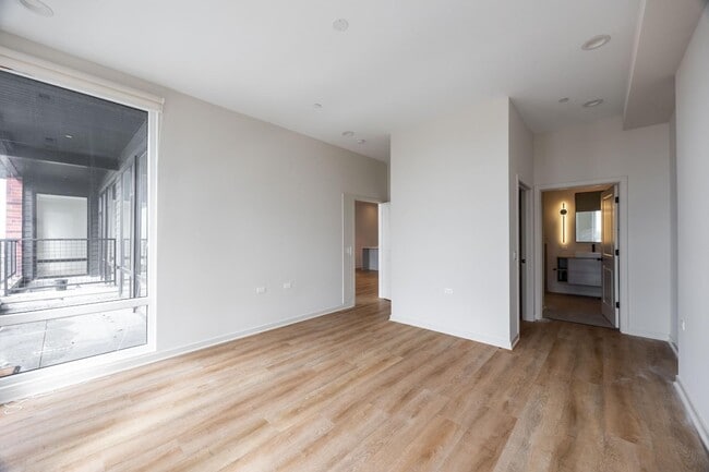 6340 W Belmont Ave Unit 206