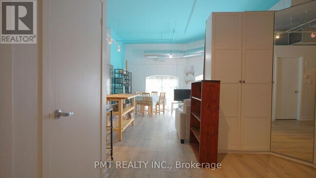 Photo - 284 St Helens Ave Unit 124
