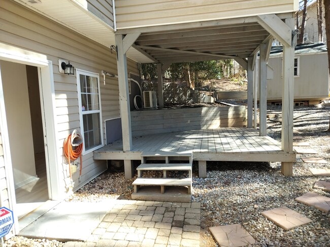 Covered Deck - 531 Hillcrest Cross Rd Unit Private Basement Apt.