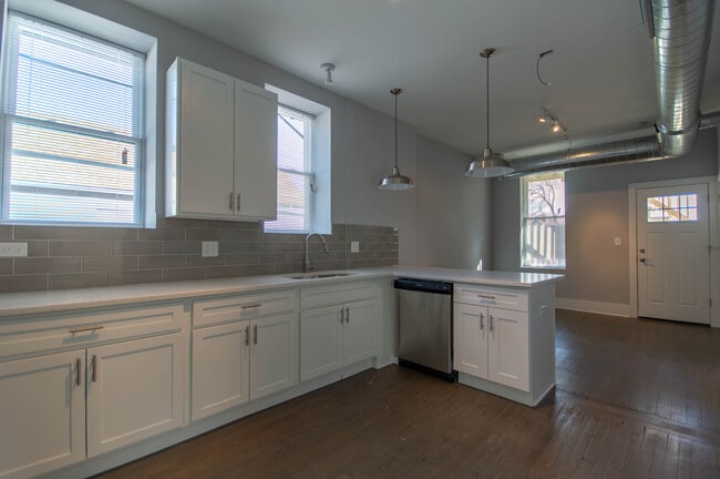 Photo - 2117 W 18th St Unit 2R