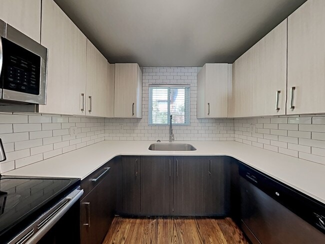 Photo - 880 N Highland Ave NE