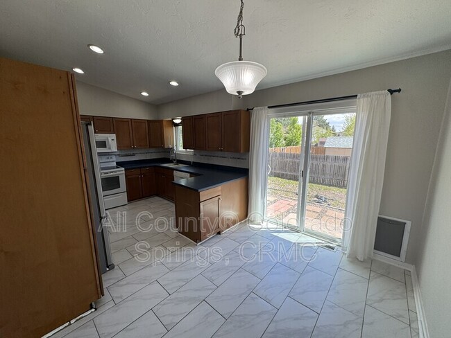 Photo - 5185 Nolte Dr N