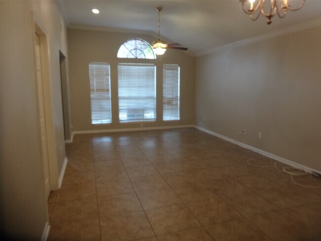 Photo - 1606 Quail Run