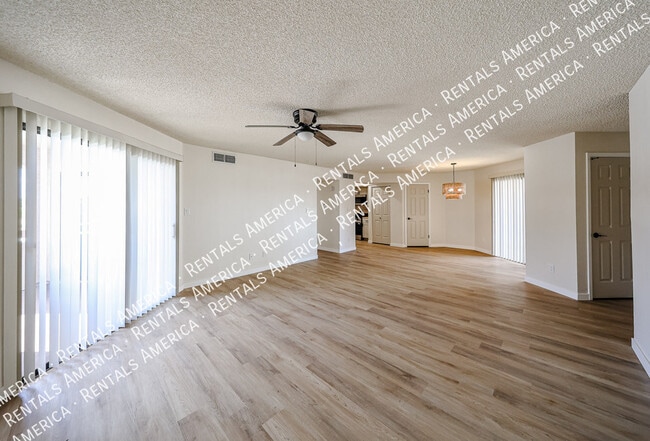 Photo - 9151 W Greenway Rd Unit 205