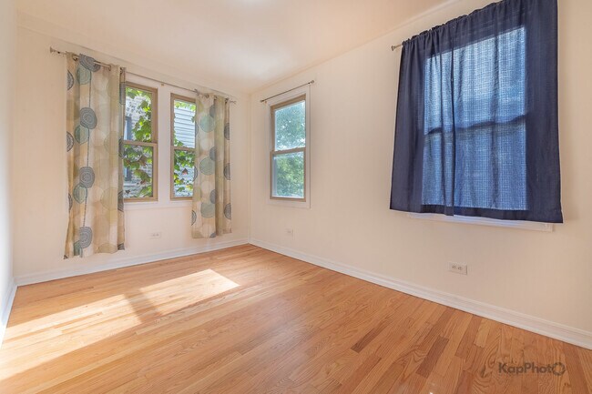 Photo - 2041 W Jarvis Ave Unit 2E