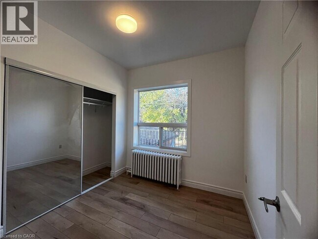 Photo - 804A ST CLAIR Avenue W Unit# 102 Unité 102