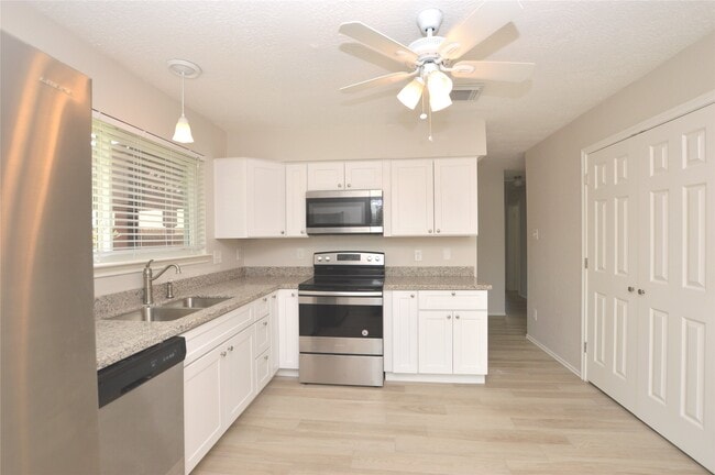 Photo - 703 Flower Field Ct