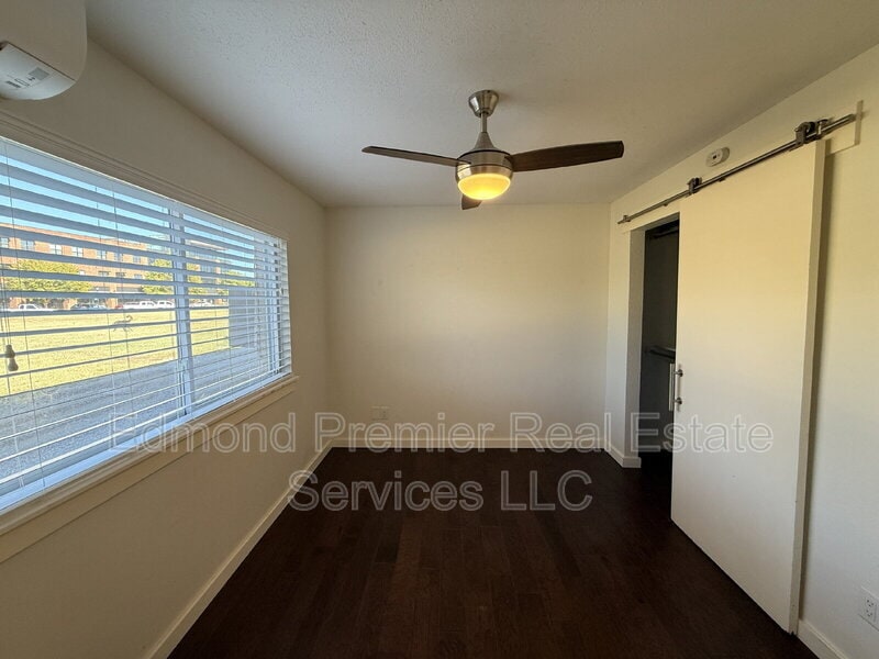 Photo - 205 E Hurd St