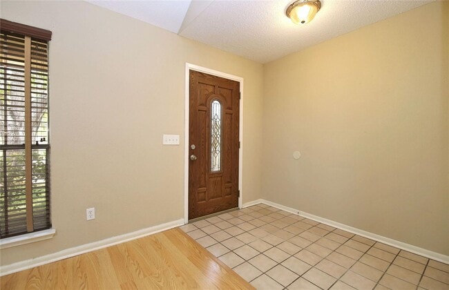 Photo - 18203 Brooknoll Dr