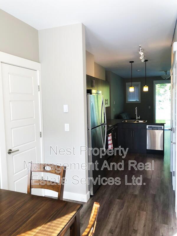 Photo - 110-110 Baxter Ave