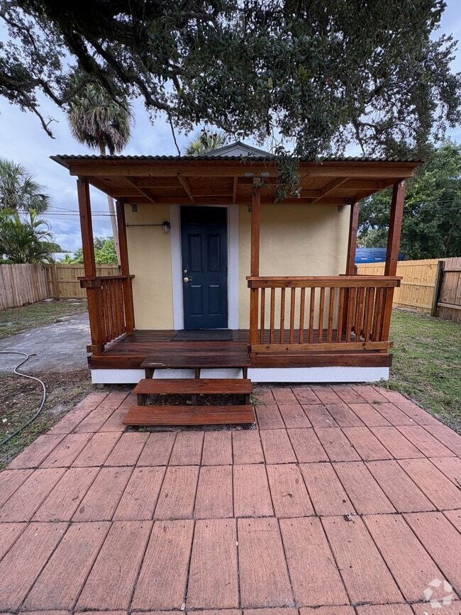 Building Photo - 810 Citrus Ave Unit B Rental