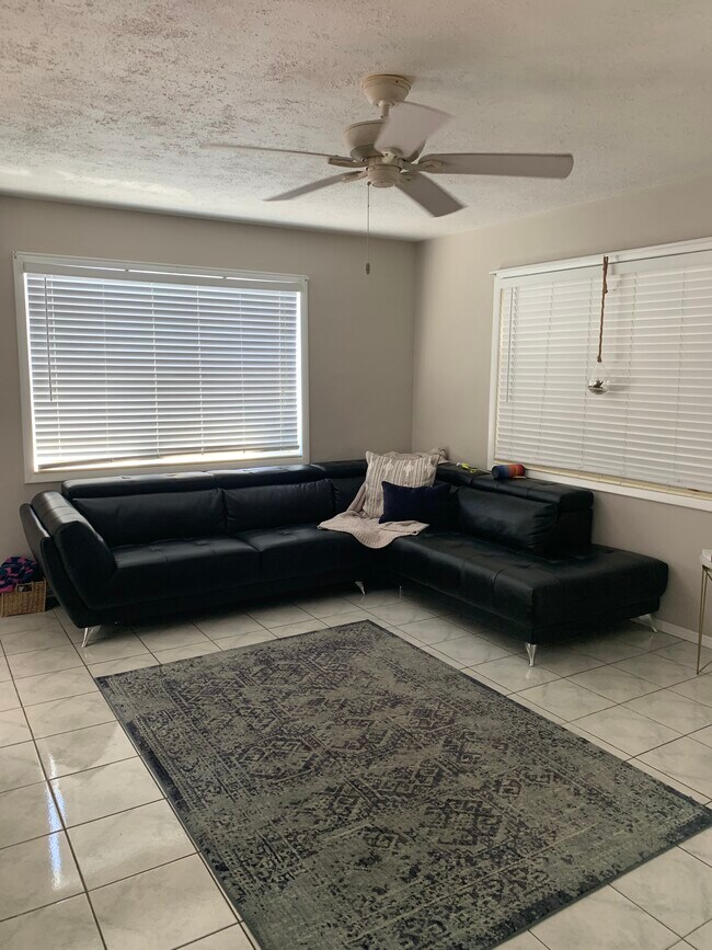 Photo - 1625 Wilson St Unidad Wilson St. Frnt