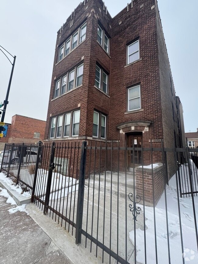 Building Photo - 5453 S Wood St Rental