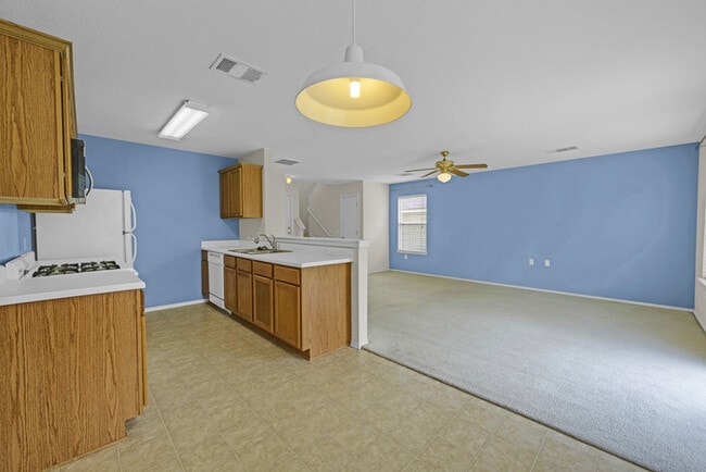 Photo - 5509 Bentsen Ln