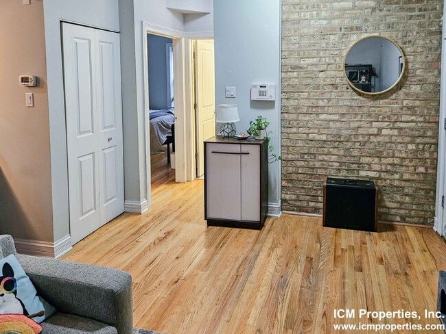 Photo - 644 W Roscoe St Unit 622