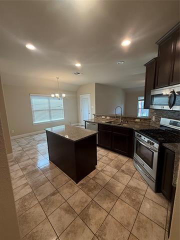 Photo - 15616 Leadenhall St